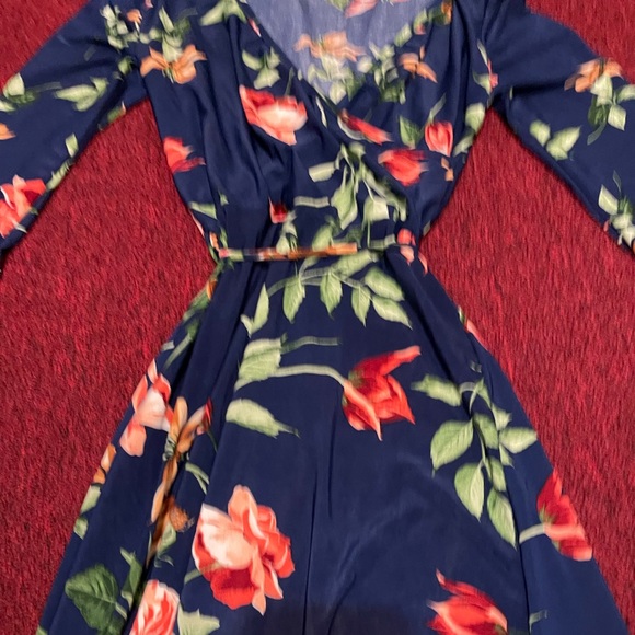 floral maxi dress with tie waist - Picture 2 of 5